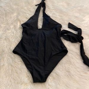 CUPSHE One piece swimsuit size M color black brand new with tag